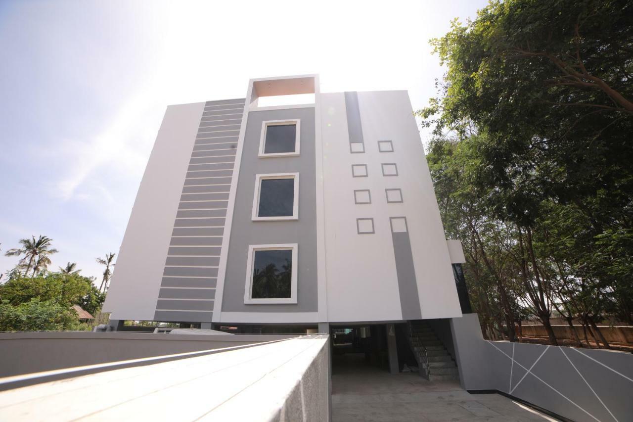 The Base Inn Ποντισερί Εξωτερικό φωτογραφία