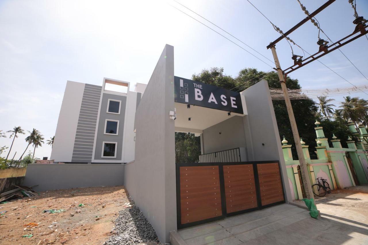 The Base Inn Ποντισερί Εξωτερικό φωτογραφία