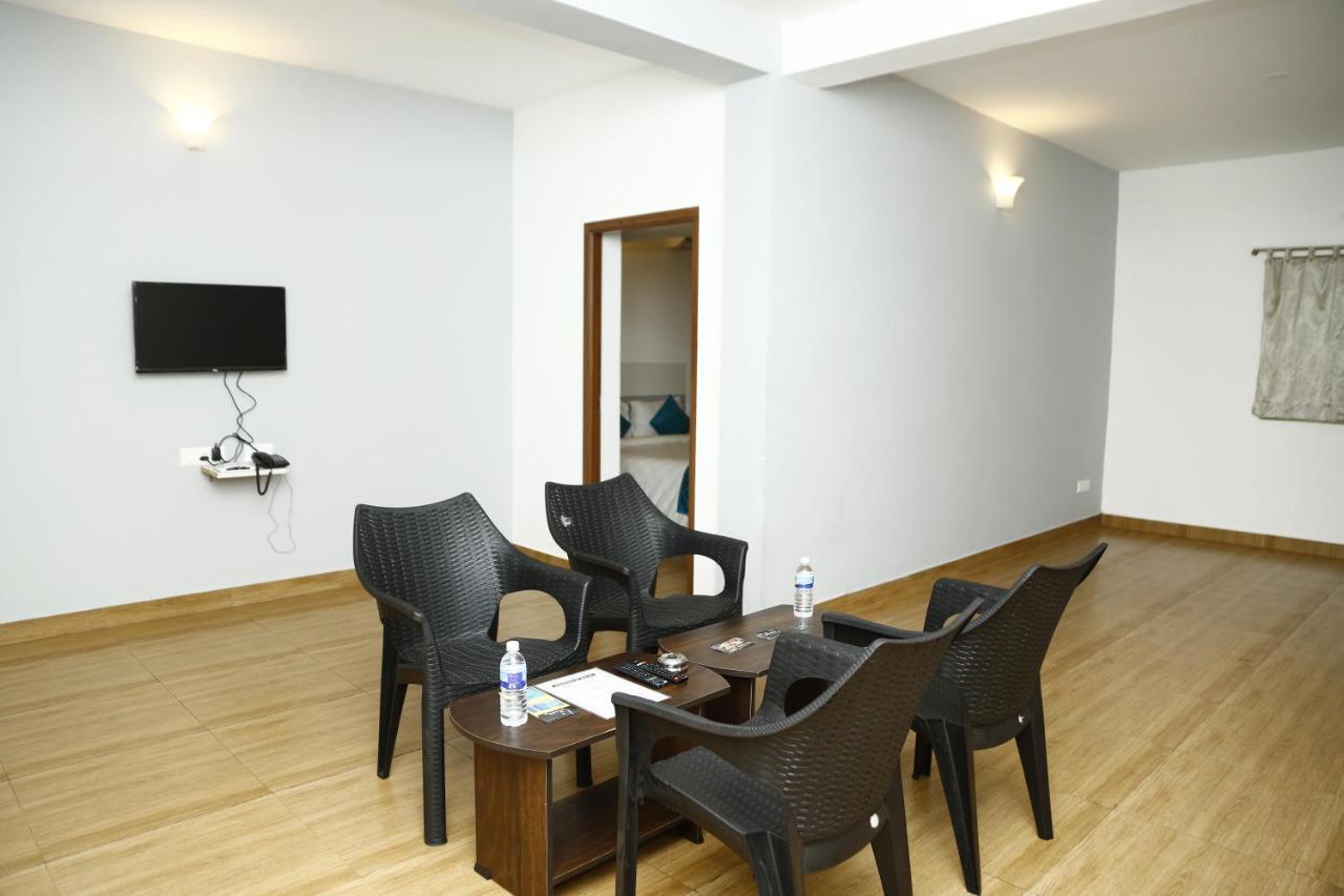 The Base Inn Ποντισερί Εξωτερικό φωτογραφία